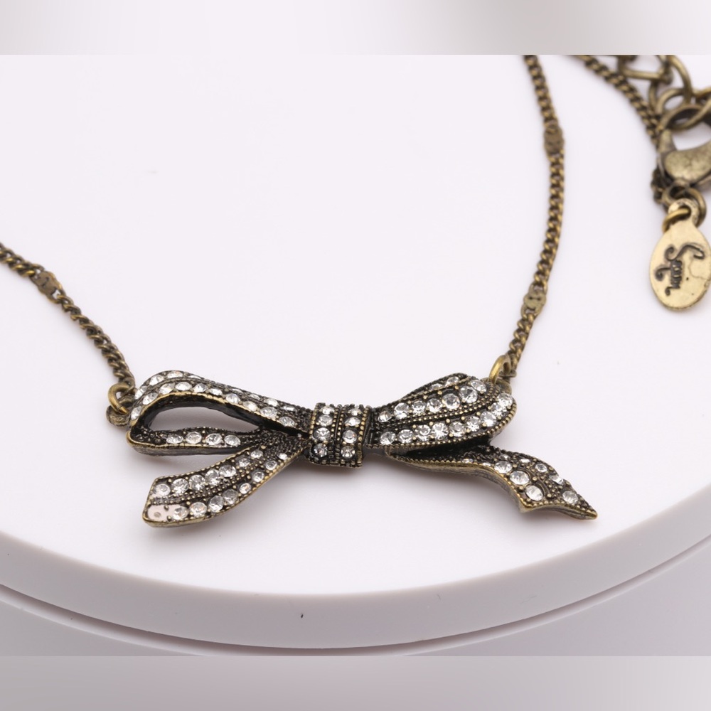 Vintage Brass Rhinestone Bow Necklace – Adjustable - Elegant Sparkling Jewelry